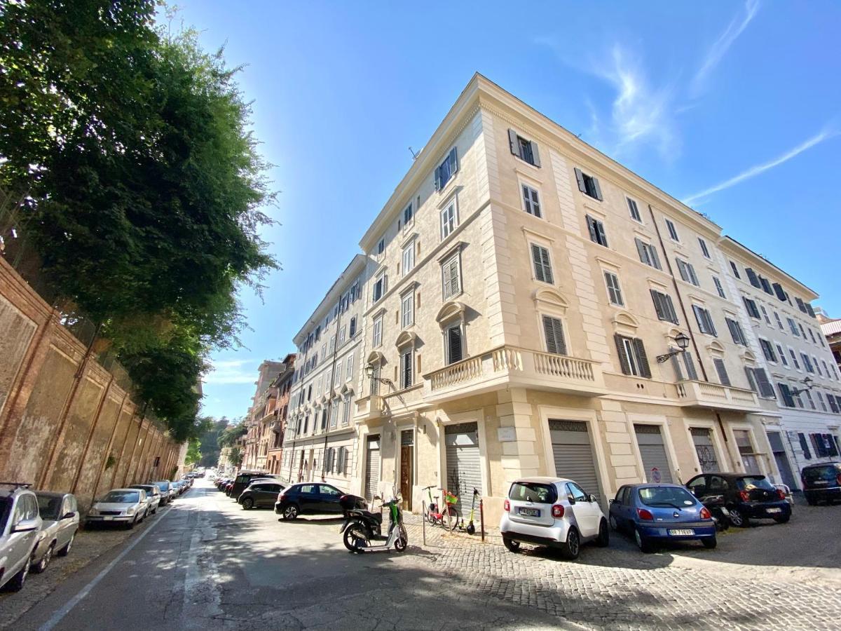Vacanze Romane Colosseum Apartment Rome