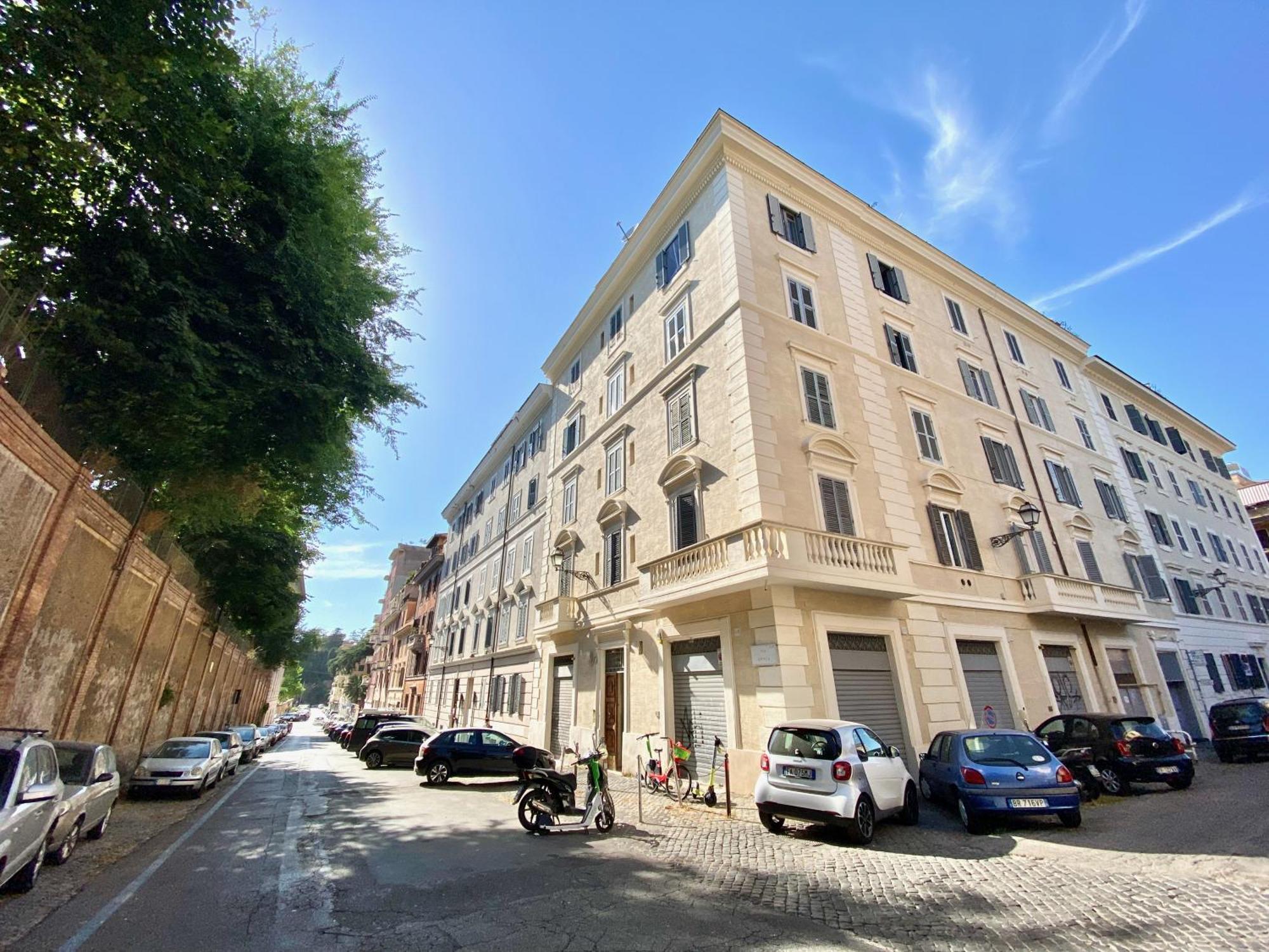 Vacanze Romane Colosseum Apartment Rome